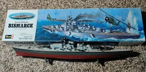 Revell Deutsches Schlachtschiff Bismark zusammengebaut mit Originalkarton und Anleitung - Bild 1 von 8