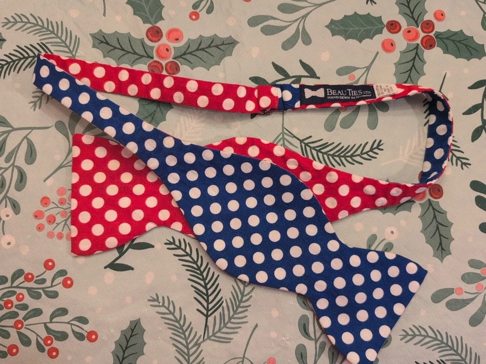 Pajarita ajustable Beau Ties. "Lunares azules y rojos de 2,5"" de ancho envío gratuito"  Foto 1 de 1