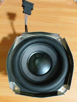 06-13 Audi A3 A3 Quattro maletero trasero subwoofer audio altavoz OEM Foto 1 de 4