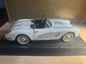 Gearbox #17902 - 1958 Chevrolet Corvette 1/12 White Roadster - Picture 1 of 14
