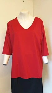 Red V-Neck 3/4 Sleeve Top from Agenda with Stretch - Size 20/22 -NEW WITH TAGS! - Picture 1 of 4