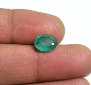 Attractive Zambian Green Emerald 2.45 Crt Faceted Oval Cut Shape Loose Gemstone - Picture 1 of 7