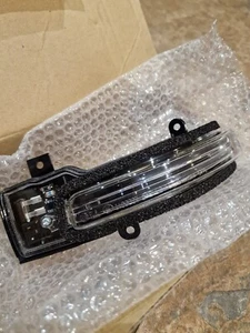GENUINE NEW MITSUBISHI EVO 2015- OUTLANDER LEFT MIRROR INDICATOR 8351A099 - Picture 1 of 4