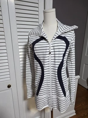 Chaqueta Lululemon Azul Marino y Blanco a Rayas con Cremallera Foto 1 de 4