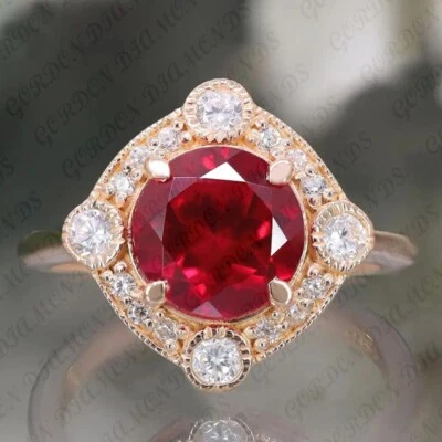 Anillo de compromiso de diamantes y rubíes naturales de corte redondo de 3,40 quilates enchapado en oro rosa de 18 quilates Foto 1 de 4