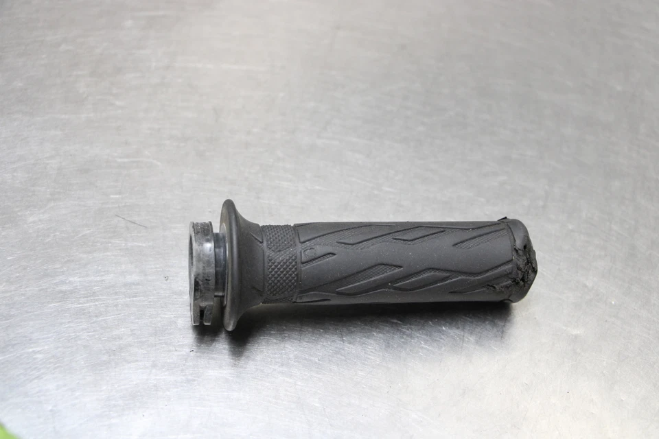 2015 Suzuki GSXS750 Throttle Tube Foto 1 de 4