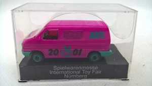 AWM Volkswagen T4 Bus rosa turquesa modelo de feria 2001 Núremberg en embalaje original (33) - Imagen 1 de 4