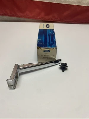 Nuevo de Lote Antiguo Ford 1974 1975 LTD Galaxie Landau Puerta Delantera Manija Interior D4AZ-6522600-A Foto 1 de 4