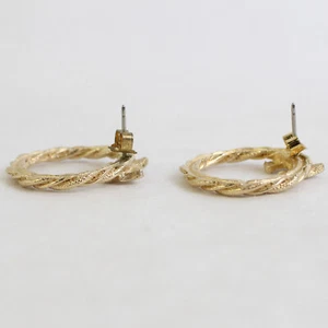 Vintage Avon Ohrstecker goldfarben gedreht Weihnachtskranz - Bild 1 von 5