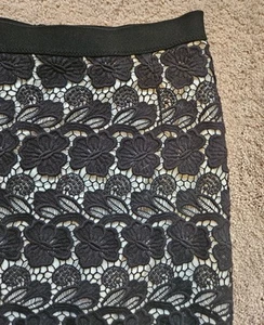 REBECCA MINKOFF Angelica Black White Floral Scalloped Lace Pencil Knee Skirt / 2 - Picture 1 of 9
