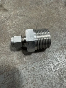 Swagelok SS-400-1-12   1/4" tube x 3/4" NPT - Picture 1 of 4