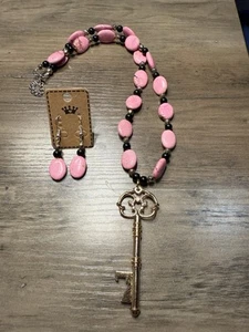 20" Handgefertigte Perlenkette Ohrringe Set Rosa Gefärbt Howlith Schlüssel Anhänger Perlen Neu - Bild 1 von 3