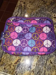 Wildkin Peace Signs Purple Lunch Box Insulated and easy-to-clean - Picture 1 of 6