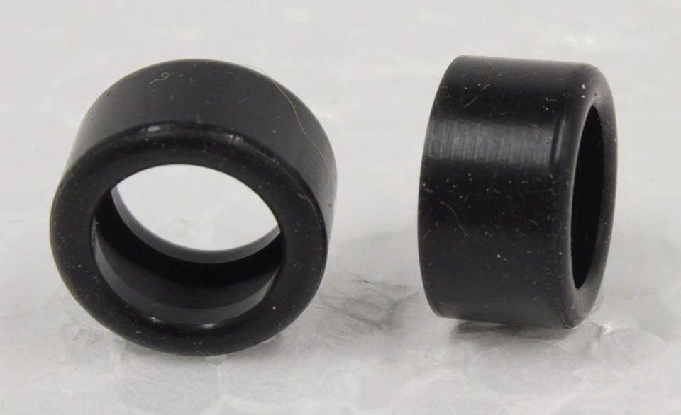 Super Neumáticos 1307RS Silicona Neumáticos Carrera Audi, BMW, Corvette, Ford GT 1:32 Ranura Foto 1 de 4