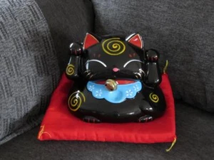 'Lucky Cat' Piggy Bank w/Red Pillow (NWOB) - Picture 1 of 1
