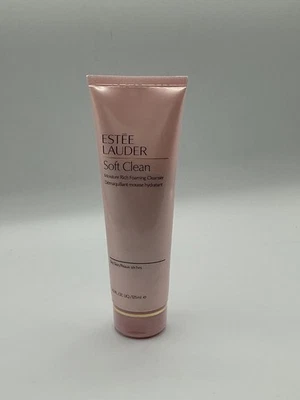 Limpiador en espuma rico en humedad suave limpio Estee Lauder 4,2 oz. Foto 1 de 2
