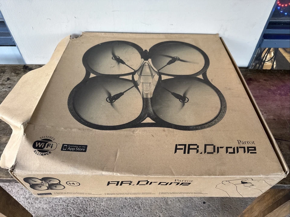 AR Parrot Drone 1.0 Quadcopter Air Base Flying Video Game Untested - Image 1 of 4