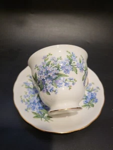 Vintage Queen Anne Ridgway Tea Cup & Saucer Blue Flowers 7527 Bone China - Picture 1 of 9