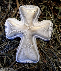 Cross mold  plastic reusable casting mould 5"H x 4 "W x  1/3" - Picture 1 of 4