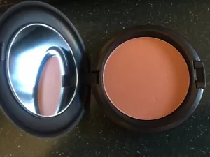 MAC Cosmetics Beauty Powder Blush ROSE 0.35 oz / 10 g New without Box Full Size - Picture 1 of 3