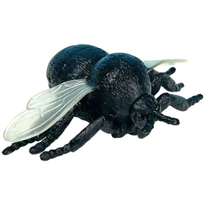 Realistic Detailed House Fly Insect Bug Large Plastic PVC Toy Figure Halloween - Picture 1 of 7