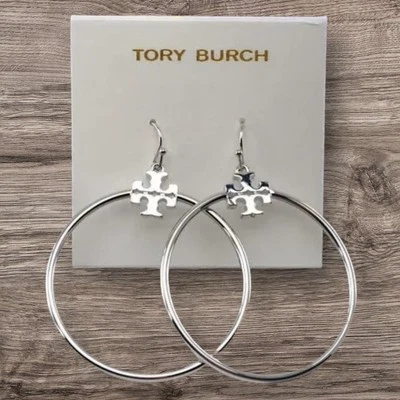 Nuevos Auténticos Pendientes de Aro Tory Burch APILADOS CON Logo en T en Plata en Tarjeta TB Foto 1 de 4