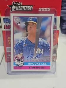 2025 Topps Heritage 1976 Real One Auto Blue Ink Brooks Lee Rc Minnesota Twins - Bild 1 von 2