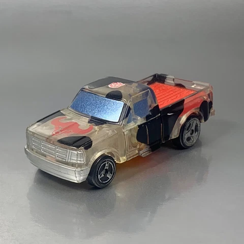 Hasbro Transformers Robots in Disguise Spy Changers IRONHIDE RID 2001 Cover