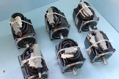 Yaskawa Ac Servo Motor SGMPH-04AAA21 400W, 1Pcs, Free Expedited Shipping - Image 1 of 4