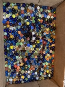 Large Lot of Vintage Glass Marbles 400 pc lot - 1970s ?? - Great Colors Variety - Picture 1 of 17