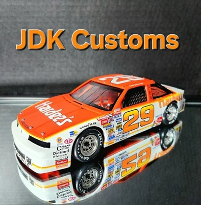 Cale Yarborough Hardee's Oldsmobile 1988 #29 1/24 fundido a presión personalizado  Foto 1 de 4