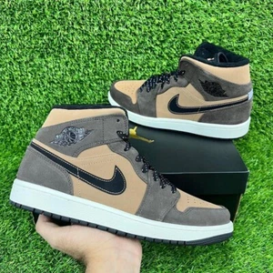 NIKE AIR JORDAN 1 MIDE SE DUNKLE SCHOKOLADENTRAINER GRÖSSE UK 8,5 PURPURROT DC7294-200 - Bild 1 von 5