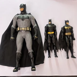 3x Batman Action Figures: 19" 2015 Jakks, 12" 67800, 12" 2015 Dwm50 - Picture 1 of 21
