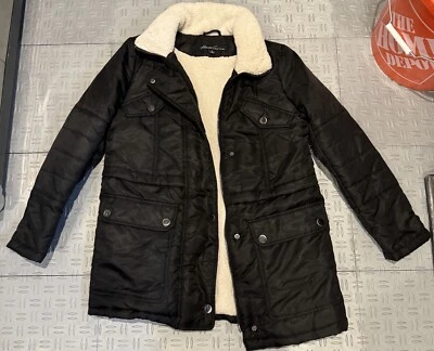 Parka para mujer Kenneth Cole New York Anorak con ribete Sherpa, negra, pequeña Foto 1 de 4