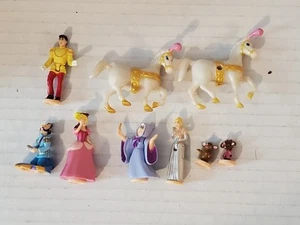 Lotto Figurine Palazzo Matrimonio Polly Pocket Cenerentola Vintage - Foto 1 di 2