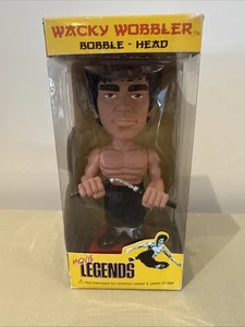 FUNKO - BRUCE LEE ( MOVIE LEGENDS ) FISTS OF FURY WACKY WOBBLER BOBBLE HEAD - Bild 1 von 6