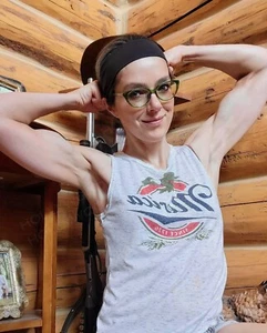 Adrianne Curry 8x10 Photo #7 WM - Picture 1 of 1