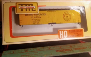 Carling's Brewing Corporation 2415 Ale Train Miniature HO Reefer Box Car Beer - Picture 1 of 3
