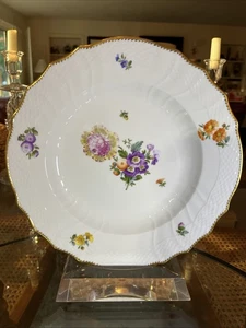 Plato de cena Royal Copenhagen flor sajona 1221 1621 borde dorado de 10" casi como nuevo #1 - Imagen 1 de 7