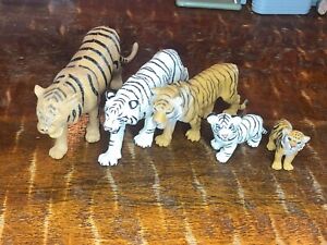 Set of plastic Tigers animals
