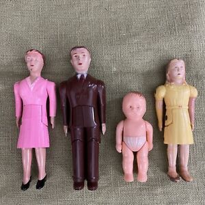 Vintage Renwal’s Lot 4 Dollhouse Dolls Mother Father Girl & Baby Jointed