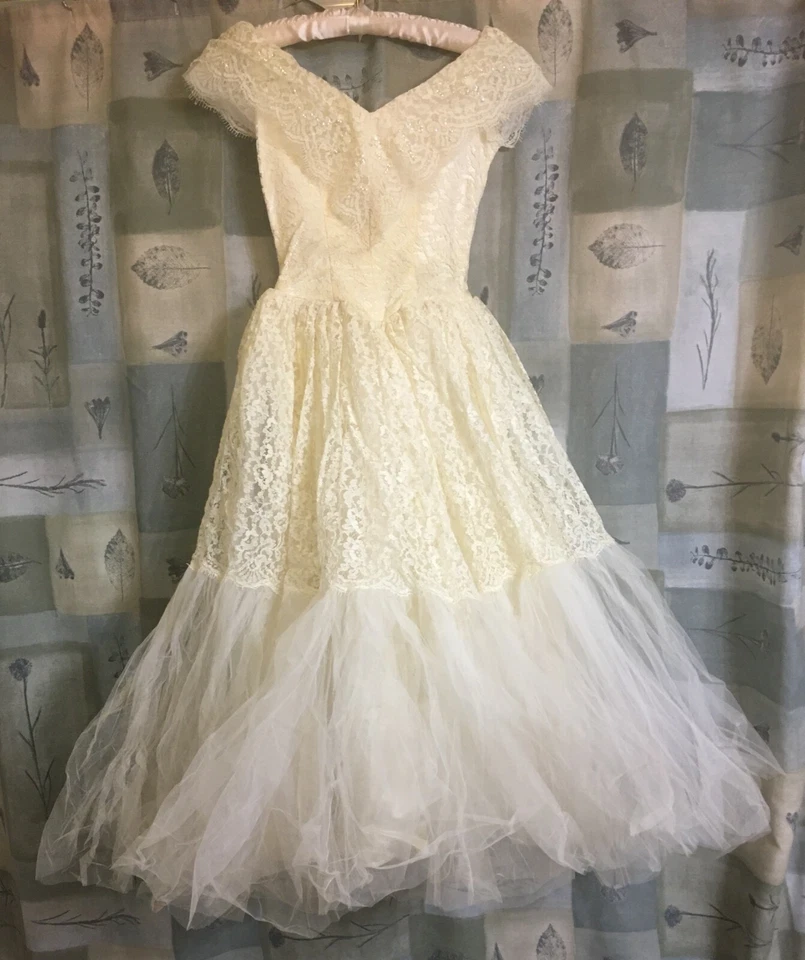 1957 Wedding Dress Tea Style Lace Beads Head Dress Hoop Slip Size 0 Worn Once - Image 1 of 4