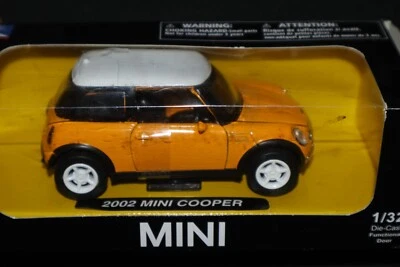 2002 Mini Cooper 1/32 Die Cast w/Functional Door~New Ray NIB - Image 1 of 4