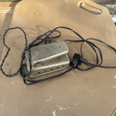 Винтажная электрическая швейная машинка Mercury 701 колено 702 фута педаль контроллера США - Изображение 1 из 3