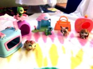 Littlest Pet Shop Lot 10 Pc Figures Original Hasbro Animals PETS AND TOTES LPS - Picture 1 of 6