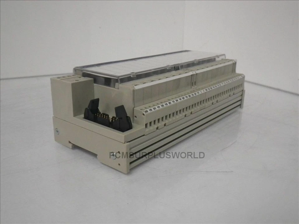 ABE7-P16T214 ABE7P16T214 Telemecanique Telefast 2 Output Module 16 Channel (Used - Image 1 of 4