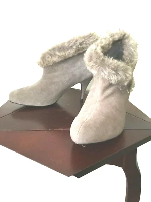  Bonitas botas de invierno tobillos sin marca talla 11 verde oscuro imitación piel recortadas Foto 1 de 4