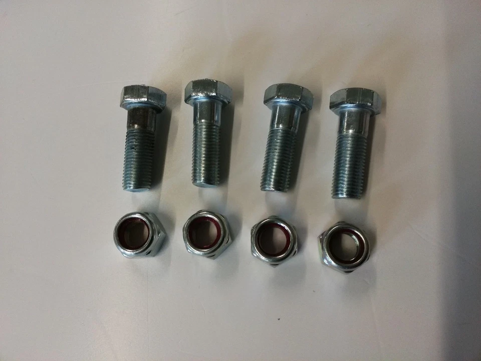 Propshaft bolt and nut set of 4 for diff end for all 90/110/130 & Defenders - Image 1 of 1