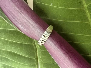 Mädchen / Damen Ring mit dem Namen "Kalie" gestempelt Echt Silber Größe 7,5 - Bild 1 von 5