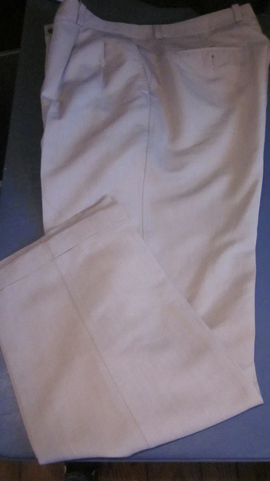 PANTALONES DE VESTIR BOBBY JONES PARA HOMBRE PLISADOS BEIGE 34x29 usados en excelente estado Foto 1 de 1